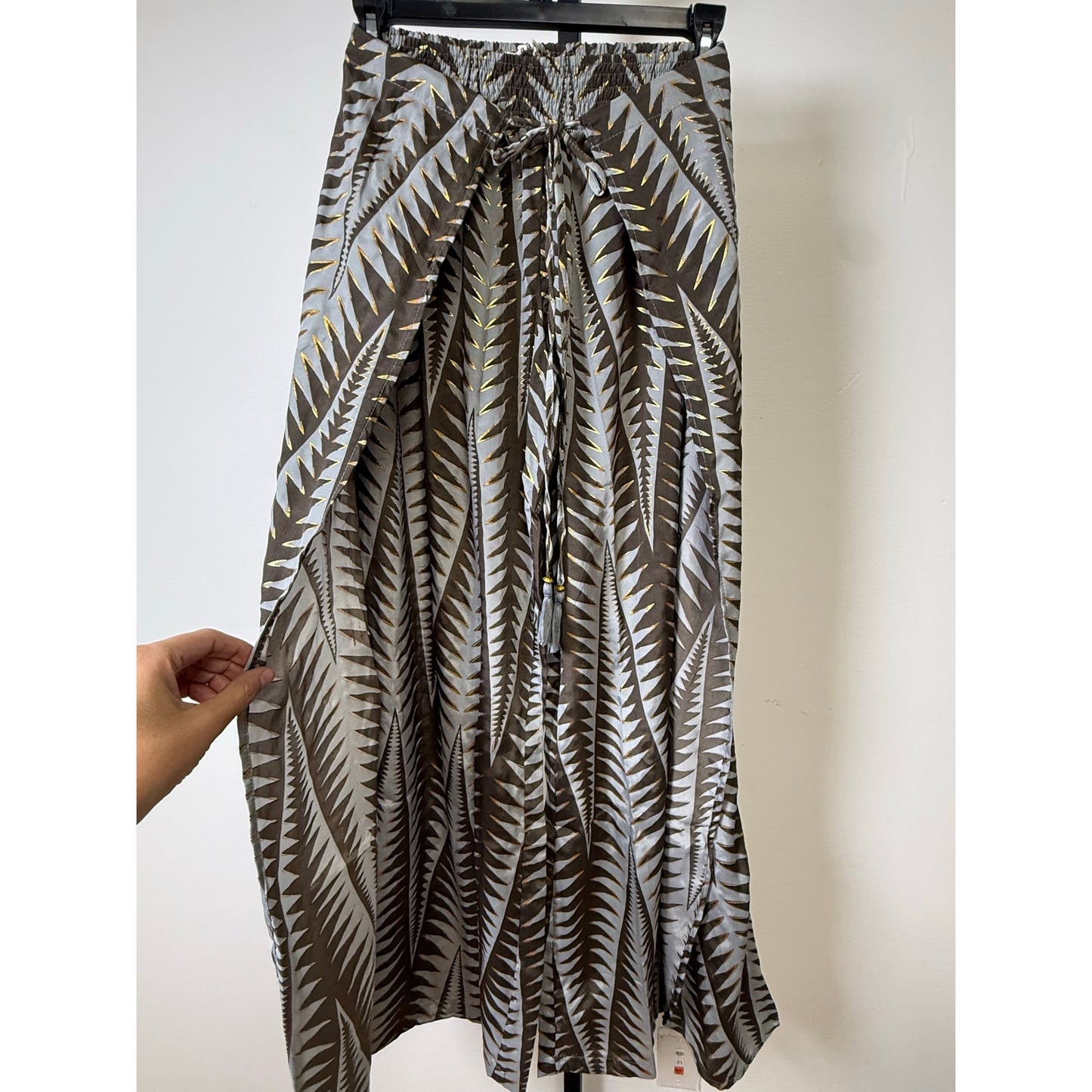 High-waist elastic waistband pants with adjustable drawstring