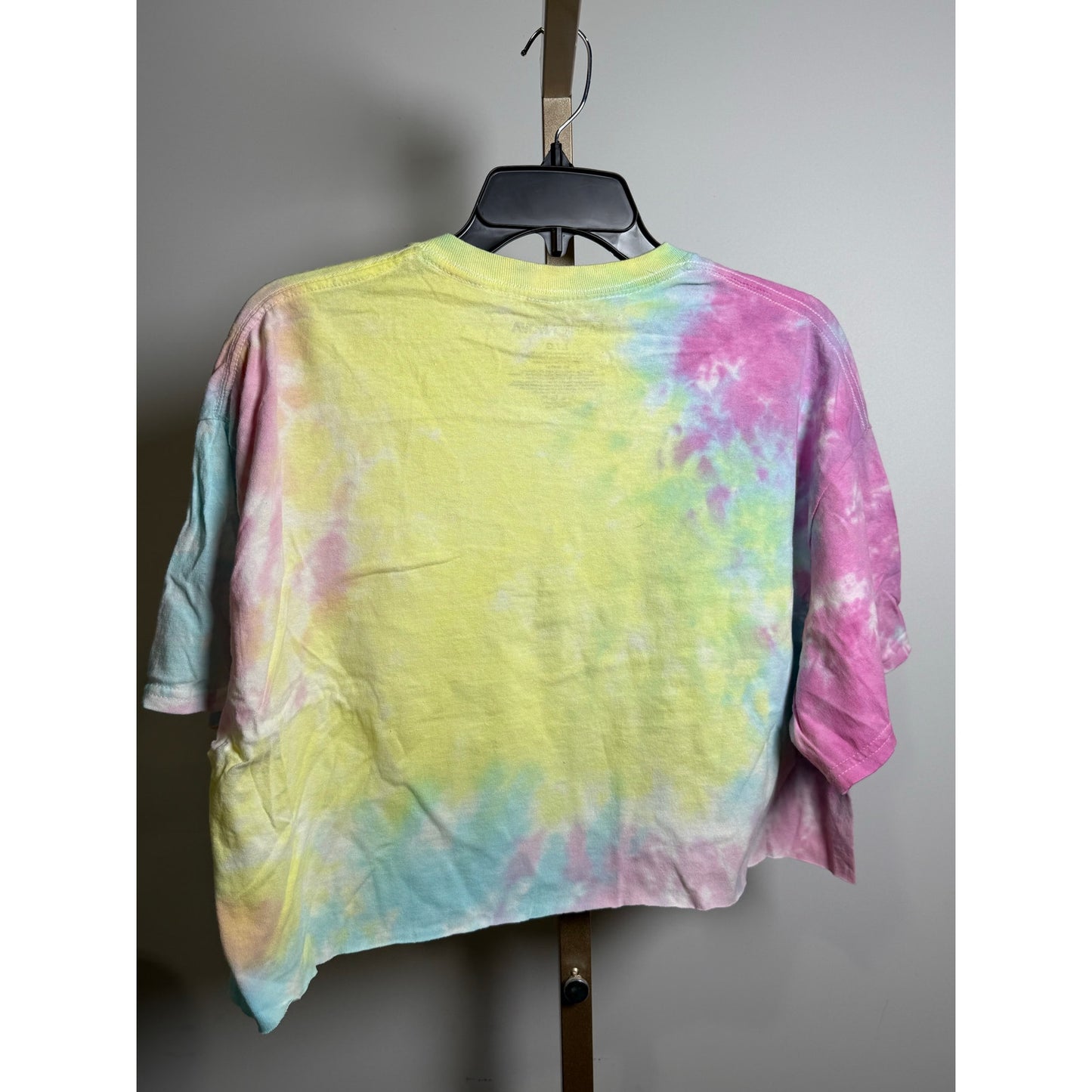 NWOT Chase me crop top