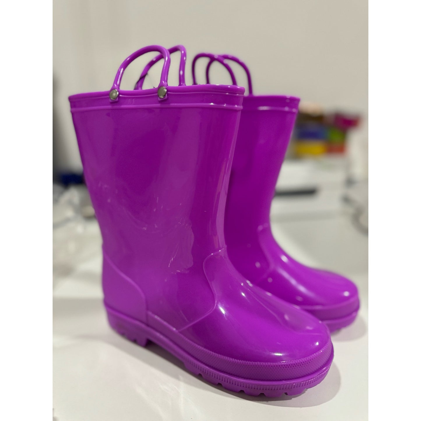 DKSUKO Toddler Light Up Rain Boots Waterprof Rubber Boots with Easy-on Handles.（7 toddler)