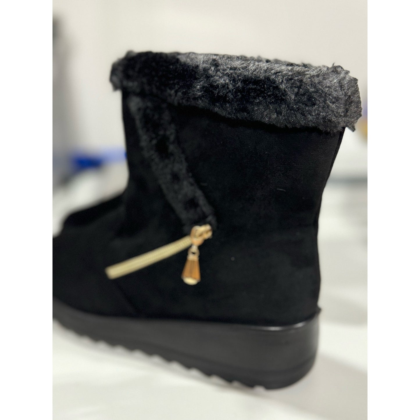 Snow Boots for Women Fur Lined Warm Plush Winter Boots Platform Anti Slip Zipper