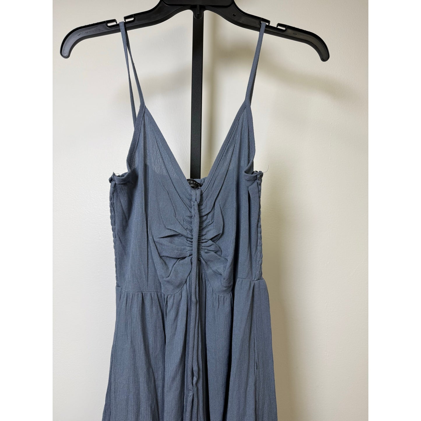WOVEN SOLID FRONT RUCHED ROUND HEMMING MIDI JUMPSUIT.