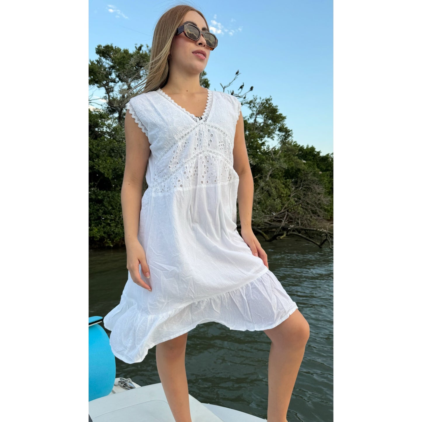 Trendy Dresses for Women White Casual Dress Sleeveless  Dress