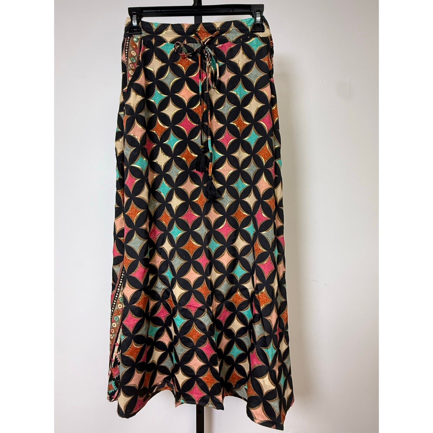 Elegant, flowy, and effortlessly chic Maxi skirt