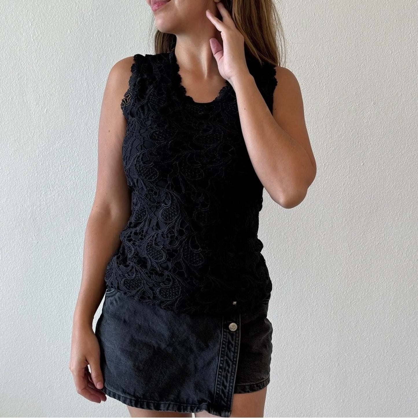 Women Black lace tank top