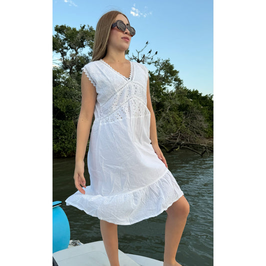 Trendy Dresses for Women White Casual Dress Sleeveless  Dress