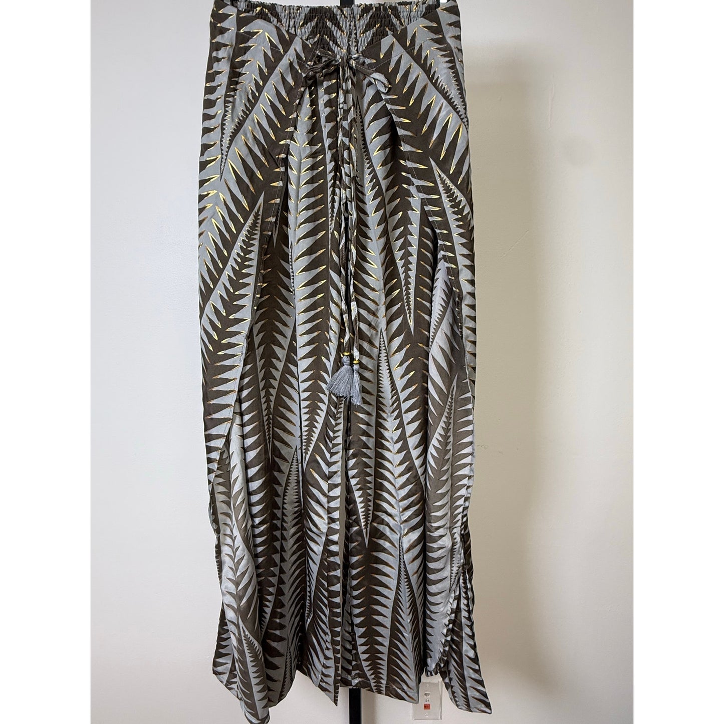 High-waist elastic waistband pants with adjustable drawstring
