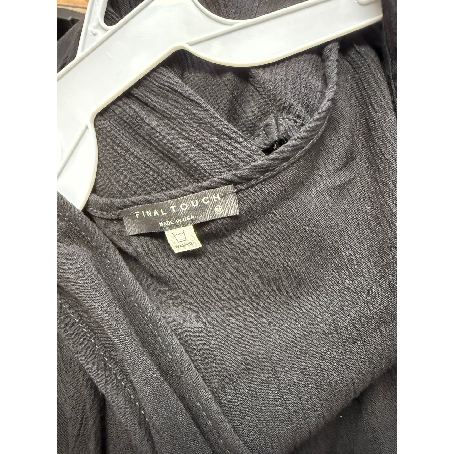 PRE-WASHED SOLID GAUZE SLEEVELESS DEEP V-NECK FRONT KNOT MAXI DRESS.
100% RAYON