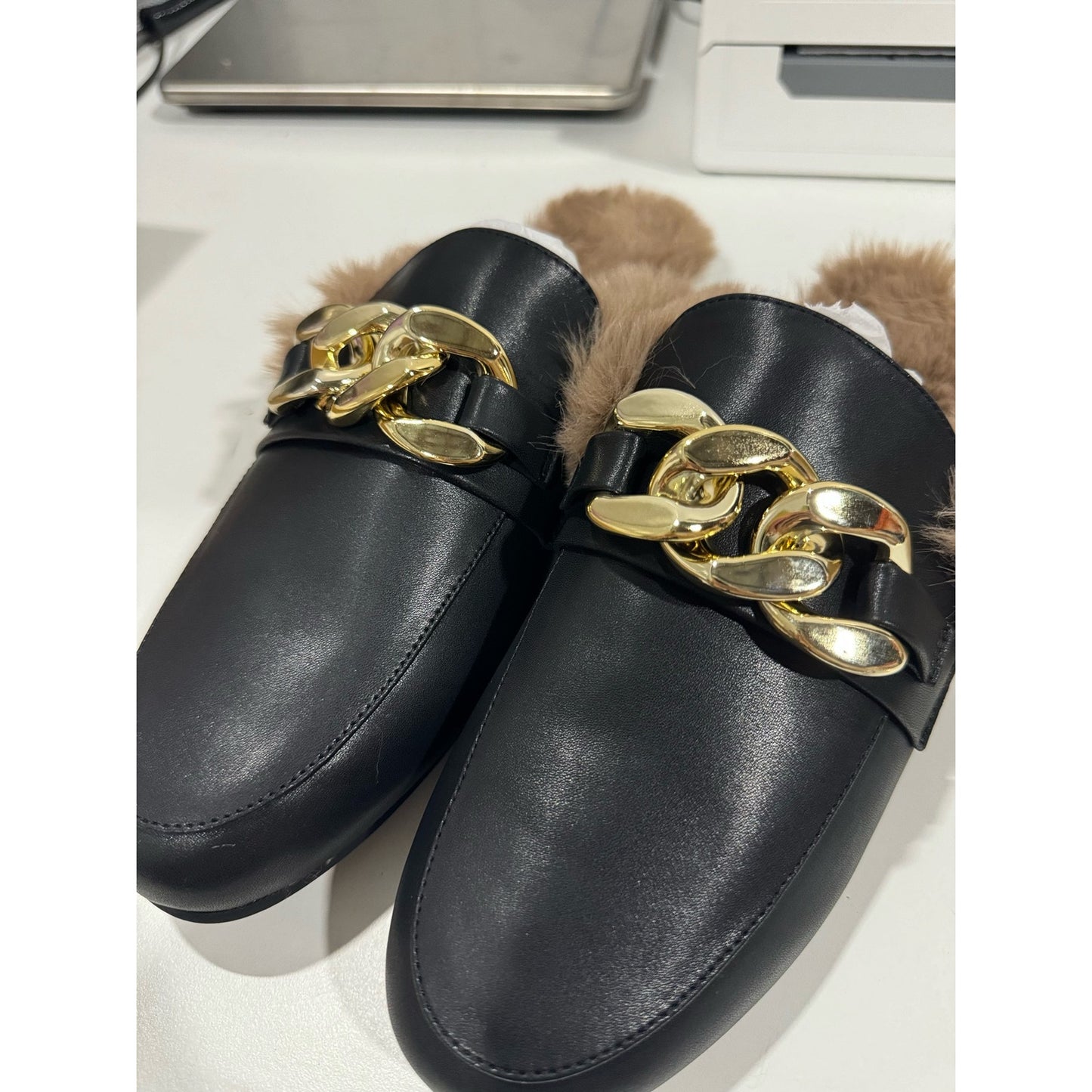 DREAM PAIRS Mules for Women Flats Shoes Comfortable Slip on Closed Toe Slides Loafers with Chain Backless Women’s Mules