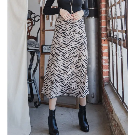 Tiger print midi skirt elastic waistband