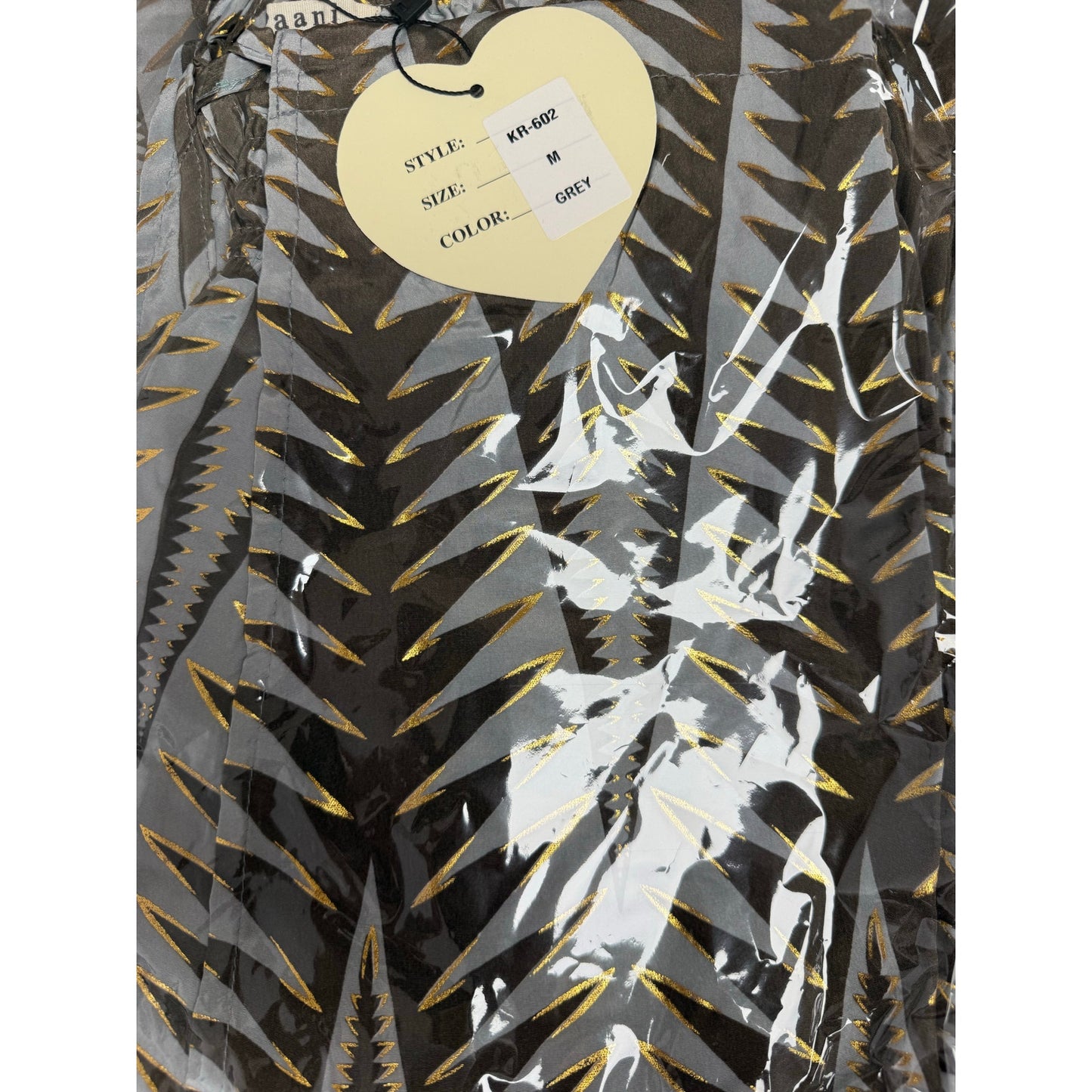 High-waist elastic waistband with adjustable drawstring
