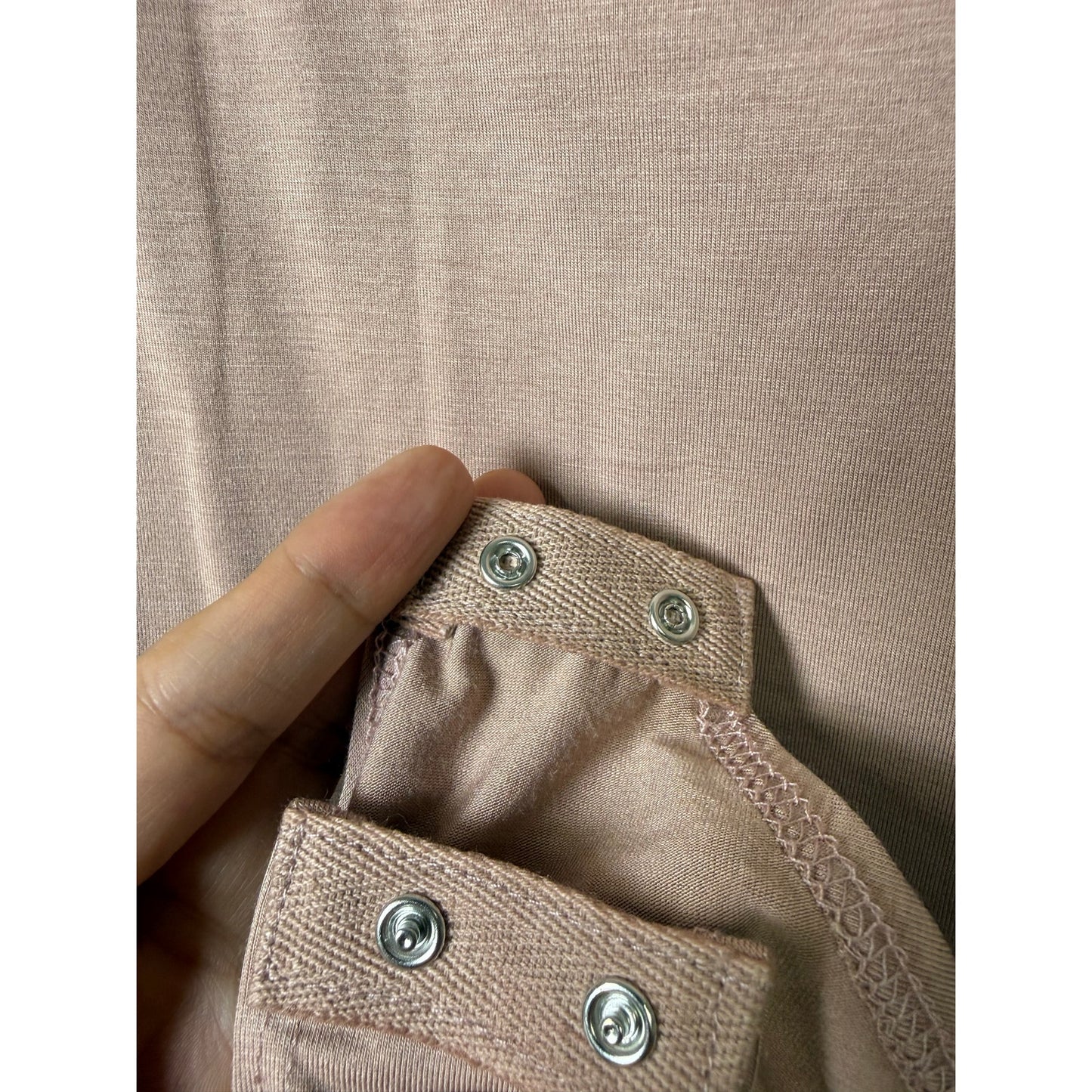 Mauve sleeveless V-Neck Bodysuit-Final Touch (NWOT)